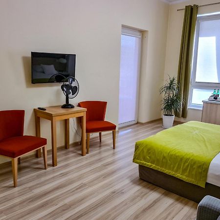 Antoninska Hotel & Apartamenty 莱什诺 外观 照片